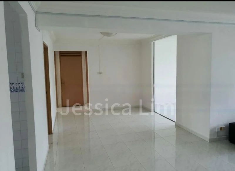 5 Room (5A) HDB for Rent in  196 Pasir Ris Street 12 - Image 1