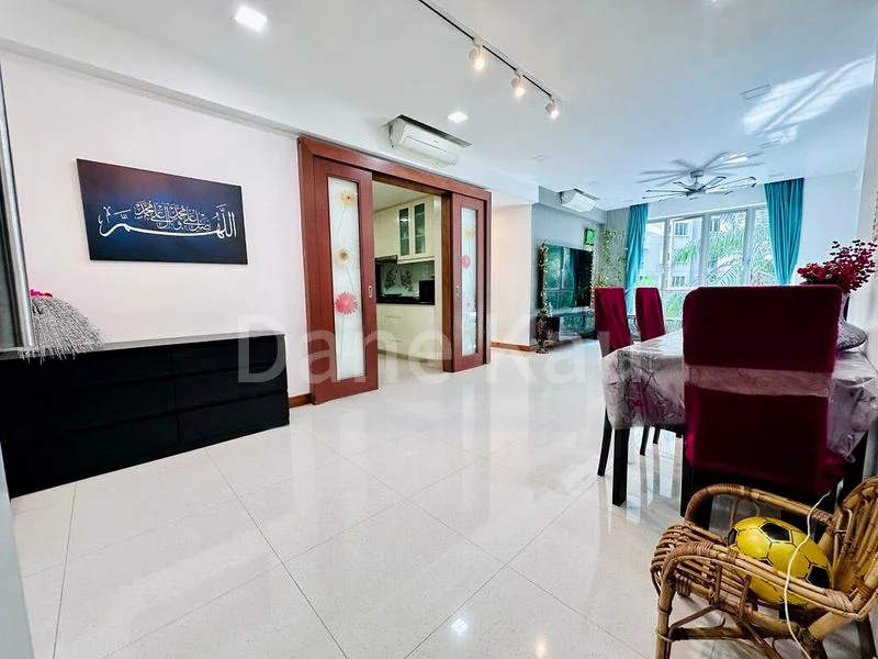 3 Bed Executive Condo for Sale in Whitewater - Image 2