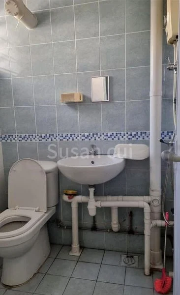 4 Room (4NG) HDB for Rent in  307 Hougang Avenue 5 - Image 2