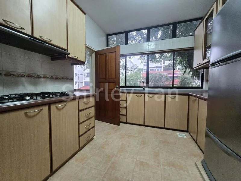 3 Bed Condo for Rent in  Clementi Park - Image 4