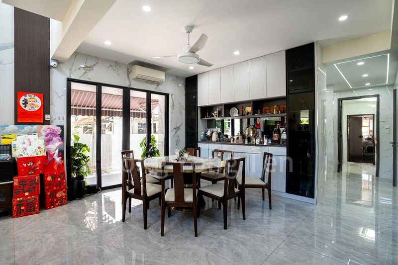 6 Bed Semi-Detached House (Landed) for Sale in Kembangan Estate - Image 2