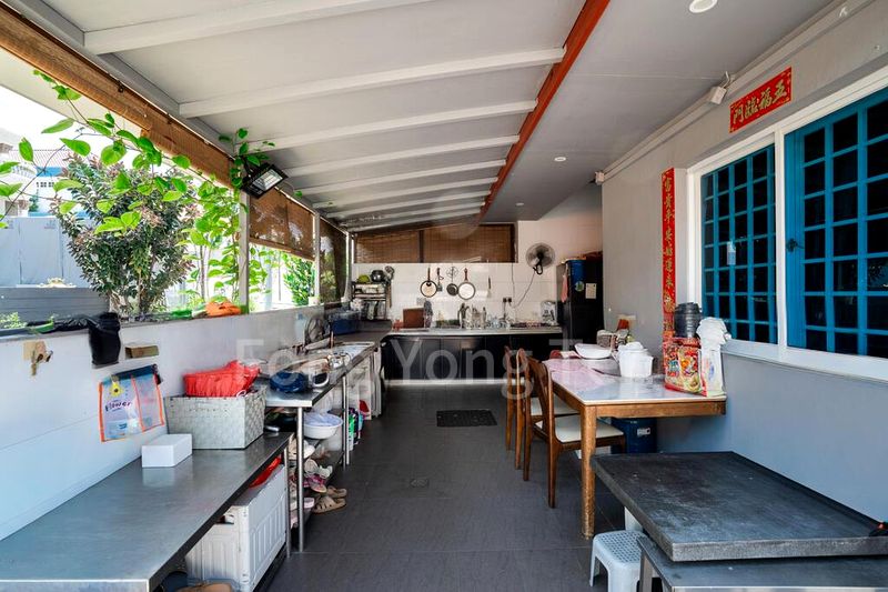 6 Bed Semi-Detached House (Landed) for Sale in Kembangan Estate - Image 4