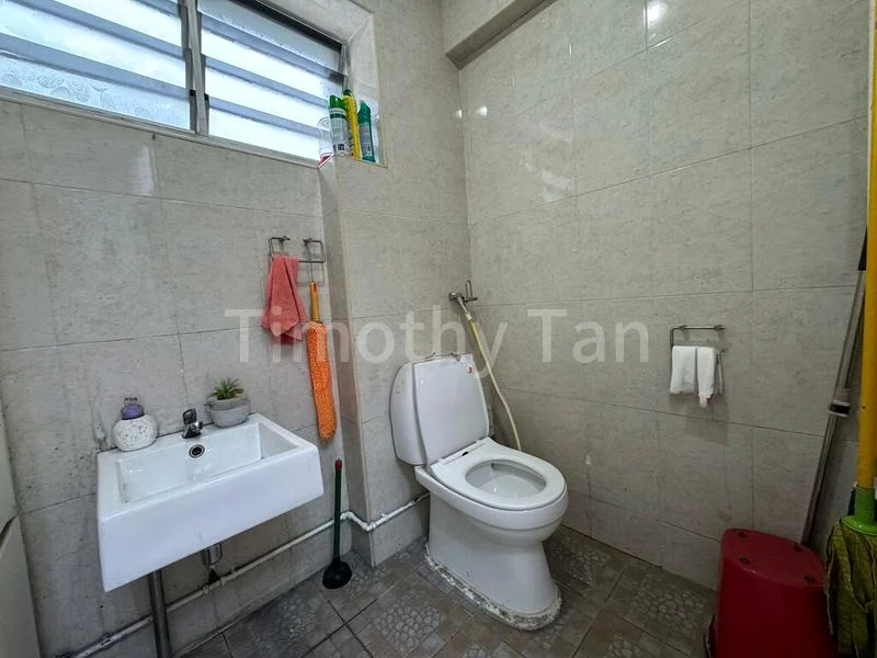 Office for Rent: 208 Hougang Street - Image 1