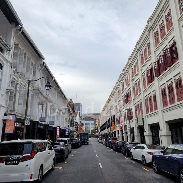 Shop / Shophouse for Rent: ChinaTown Refurbished Backpacker Hostel - Image 1