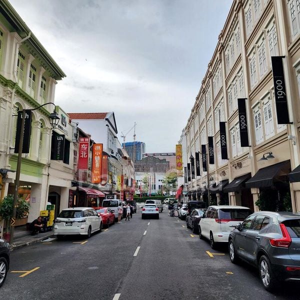 Shop / Shophouse for Rent: ChinaTown Refurbished Backpacker Hostel - Image 2