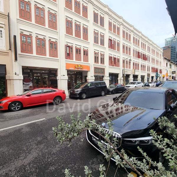 Shop / Shophouse for Rent: ChinaTown Refurbished Backpacker Hostel - Image 4