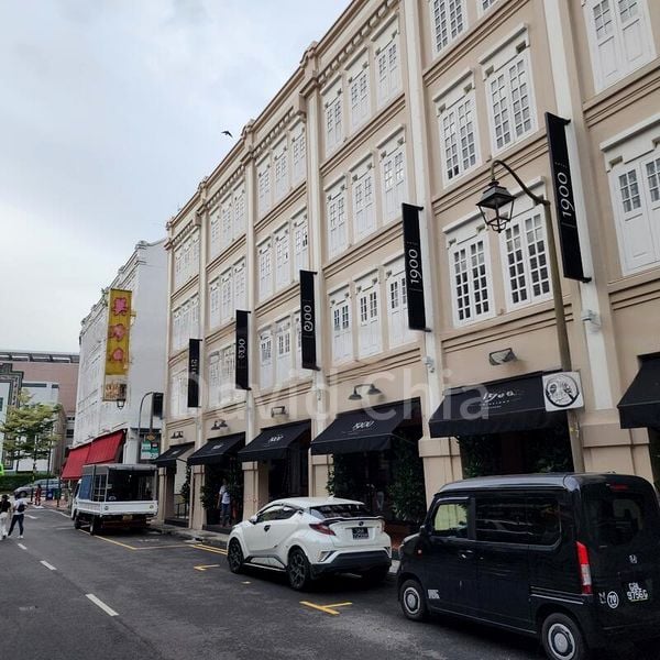 Shop / Shophouse for Rent: ChinaTown Refurbished Backpacker Hostel - Image 3