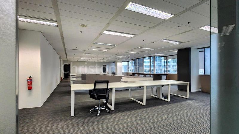 Office for Rent: Central Plaza - Image 6