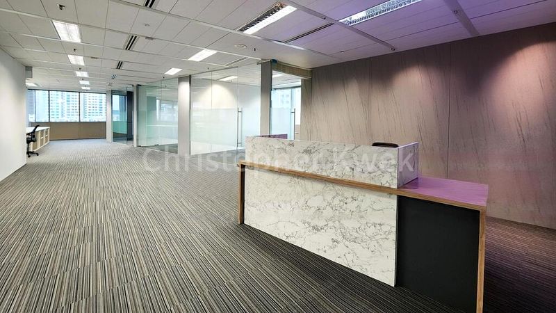 Office for Rent: Central Plaza - Image 11