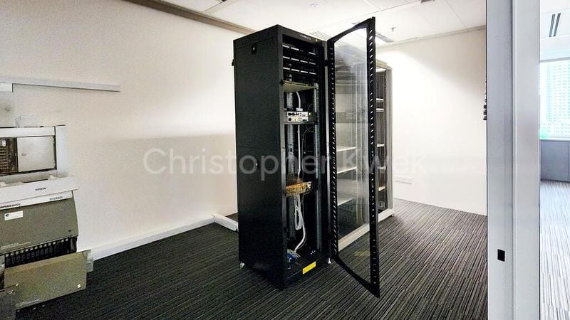 Office for Rent: Central Plaza - Image 1