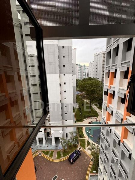 Common Room (HDB) for Rent in  958 Hougang Street 91 - Image 1