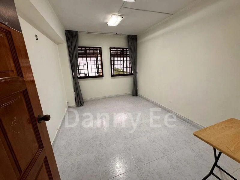 Common Room (HDB) for Rent in  958 Hougang Street 91 - Image 2