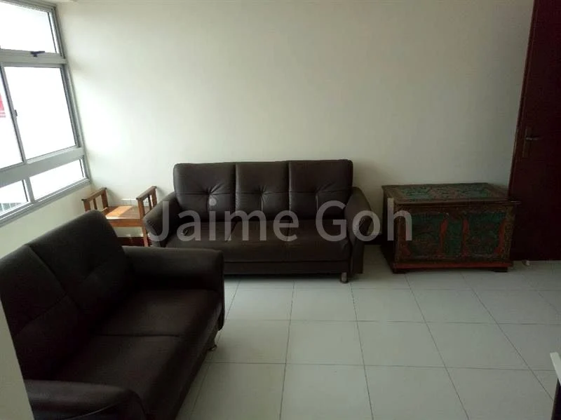 2 Room HDB for Rent in 18A Holland Drive - Image 2