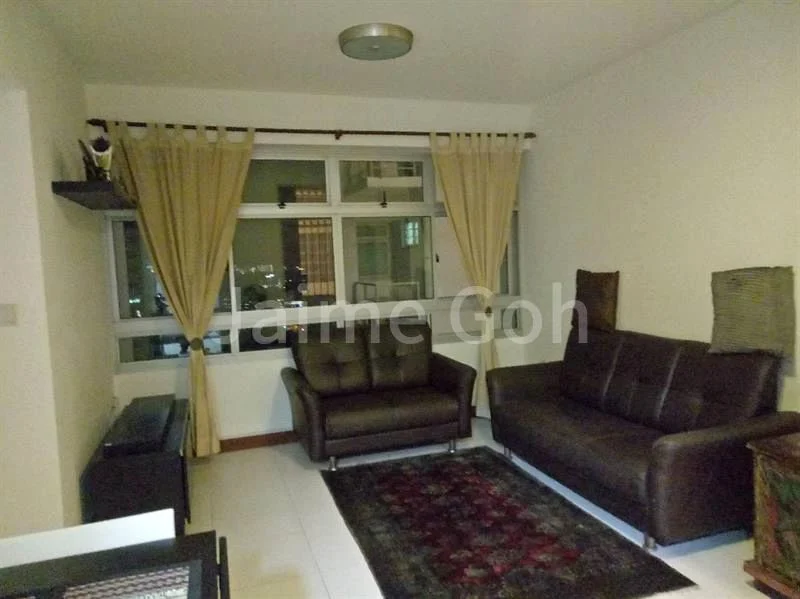 2 Room HDB for Rent in 18A Holland Drive - Image 1
