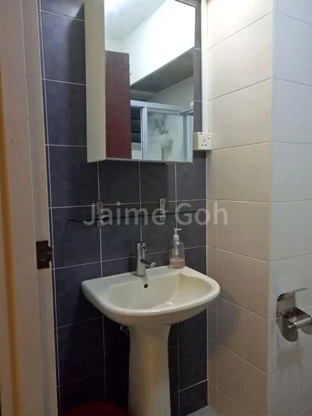 2 Room HDB for Rent in 18A Holland Drive - Image 10