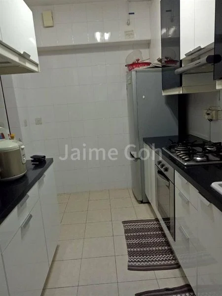 2 Room HDB for Rent in 18A Holland Drive - Image 4