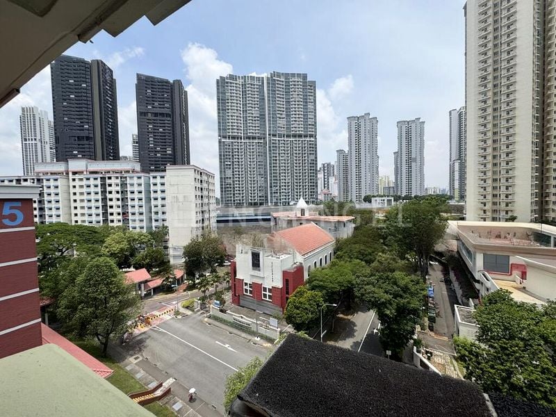 5 Room (5I) HDB for Sale in  143 Mei Ling Street - Image 3