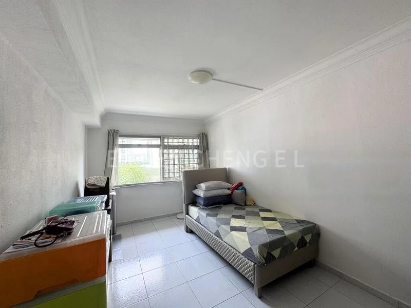 5 Room (5I) HDB for Sale in  143 Mei Ling Street - Image 5