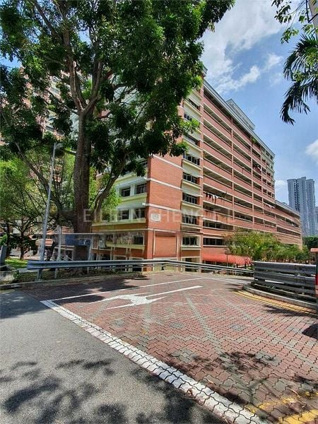 5 Room (5I) HDB for Sale in  143 Mei Ling Street - Image 9