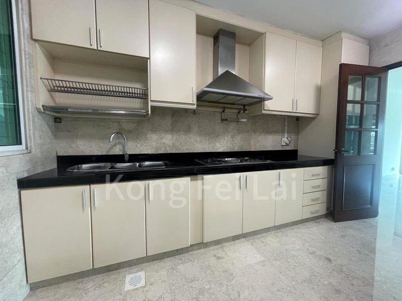 4 Bed Condo for Rent in  Pepys Hill Condominium - Image 7