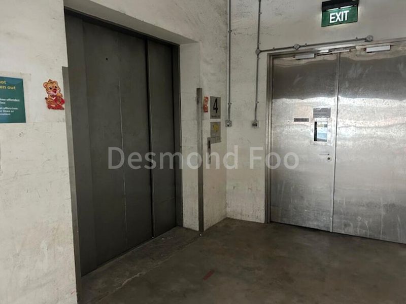 Light Industrial (B1) for Rent: Entire Floor, 5m High in Macpherson | With Attached Toilet - Image 4