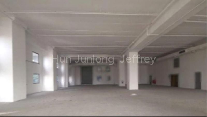Factory / Workshop (B2) for Rent: Woodlands Factory - 40 footer accessible - Image 1