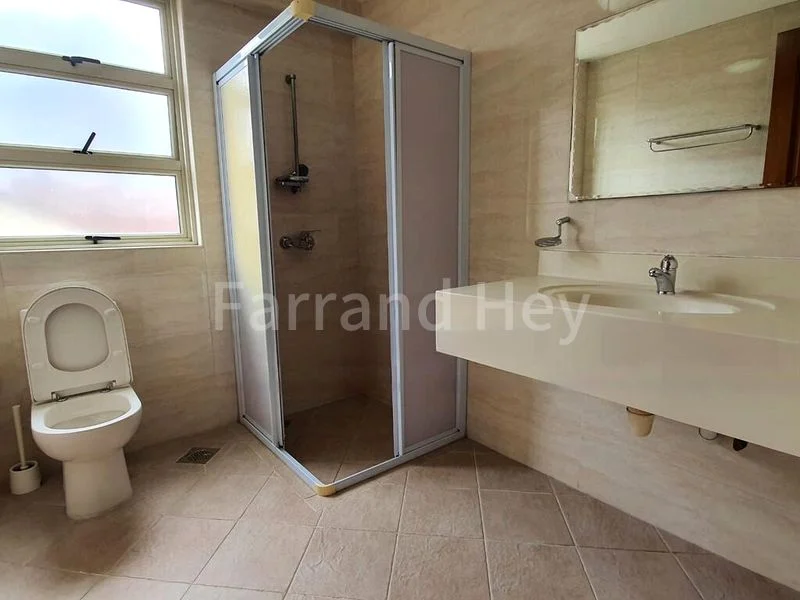 5 Bed Semi-Detached House (Landed) for Rent in  Sennett Estate - Image 4