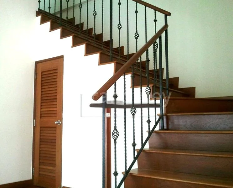 5 Bed Semi-Detached House (Landed) for Rent in  Sennett Estate - Image 2