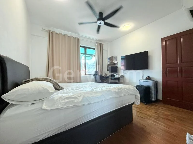 6 Bed Terraced House (Landed) for Sale in  The Riverina - Image 6