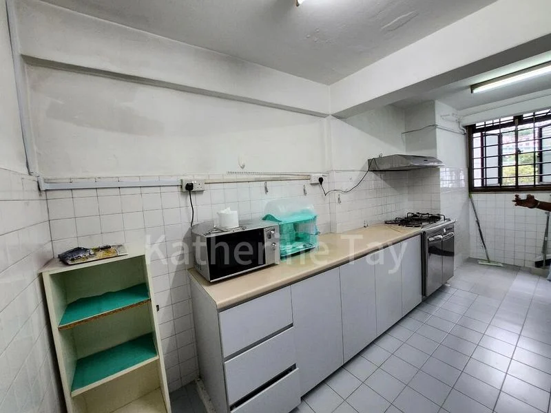 3 Room (3I) HDB for Rent in  157 Lorong 1 Toa Payoh - Image 5