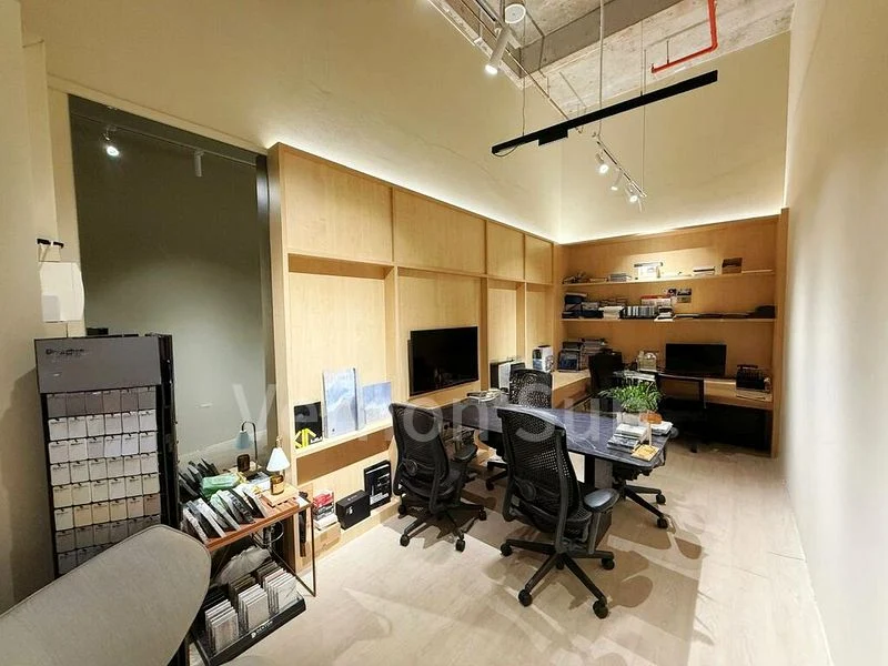 Mall Shop for Sale: Centropod, 1,200 Sq Ft - Image 1