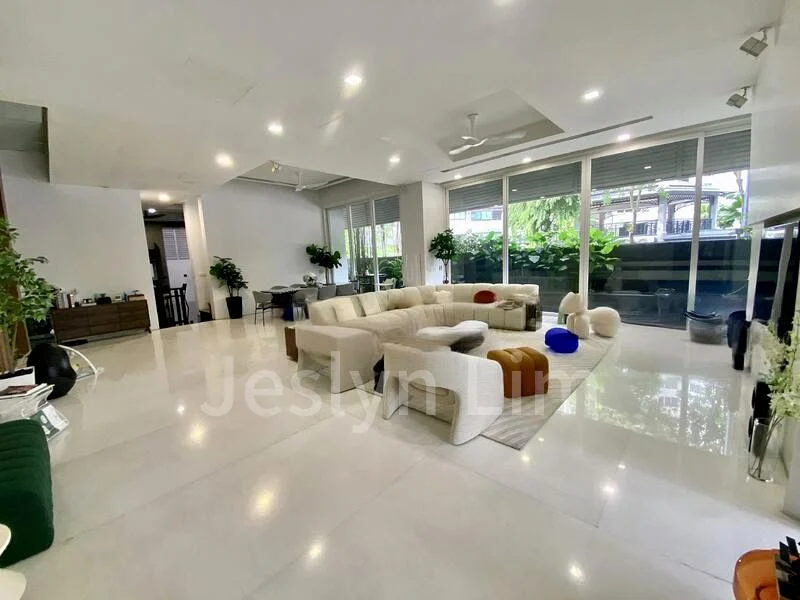 5 Bed Corner Terrace (Landed) for Sale in Jalan Elok - Image 1