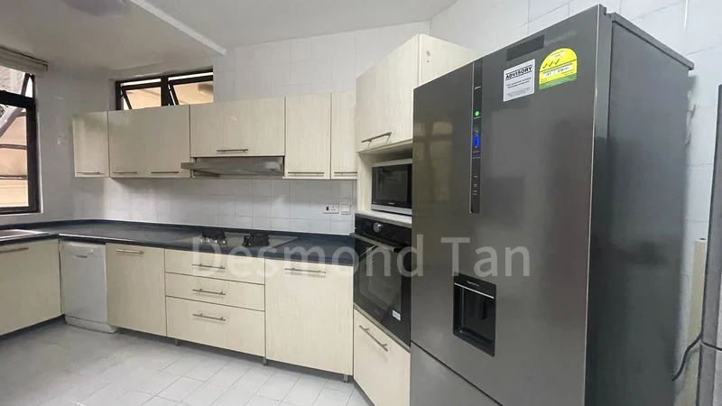 4 Bed Condo for Sale in  The Balmoral - Image 6