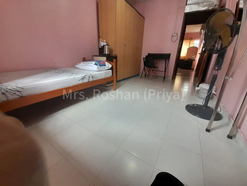 Common Room (HDB) for Rent in  403 Jurong West Street 42 - Image 1