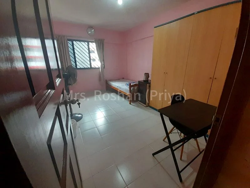 Common Room (HDB) for Rent in  403 Jurong West Street 42 - Image 5