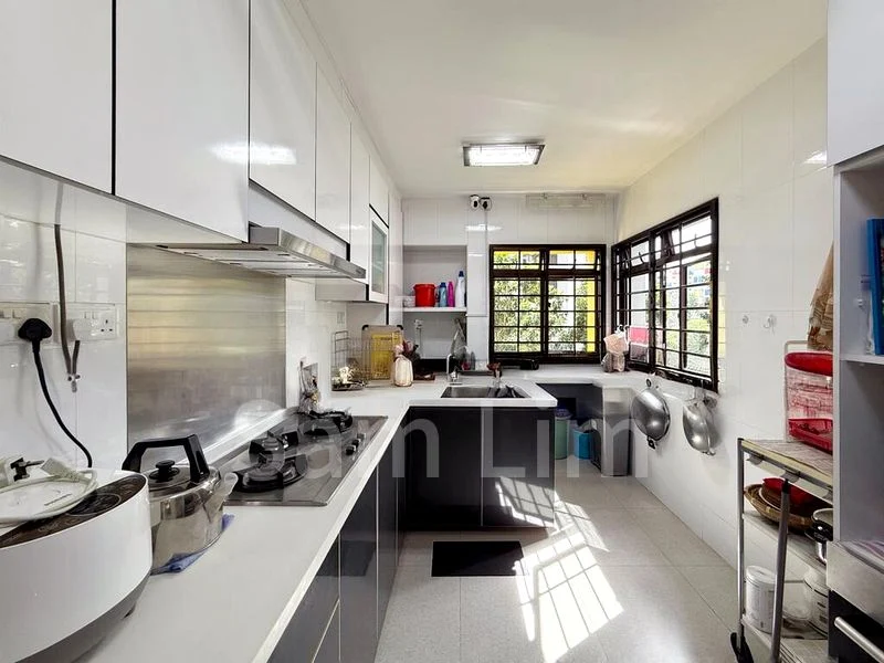 5 Room (5I) HDB for Sale in 65 Teban Gardens Road - Image 11