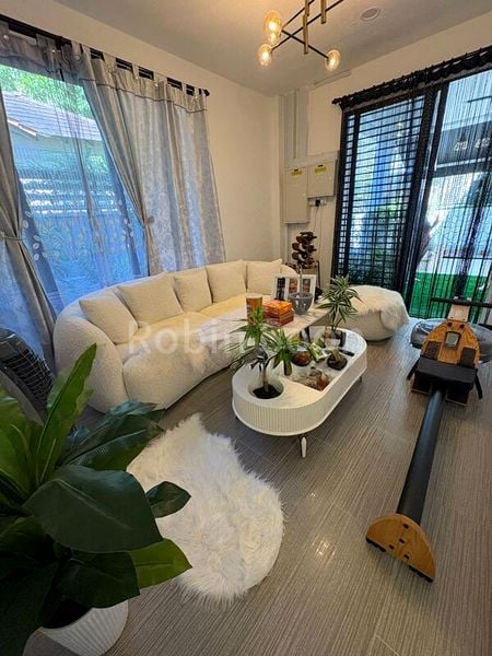 4 Bed Bungalow (Landed) for Rent in  Fuyong Estate - Image 12