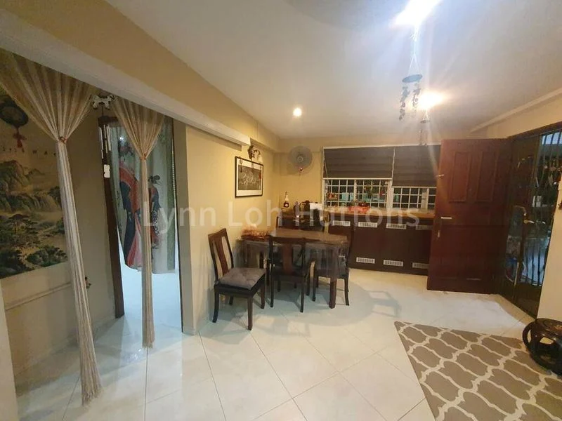 4 Room (4NG) HDB for Rent in 430 Clementi Avenue 3 - Image 1
