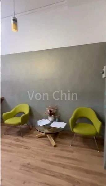 Light Industrial (B1) for Rent: Midview City - Image 1