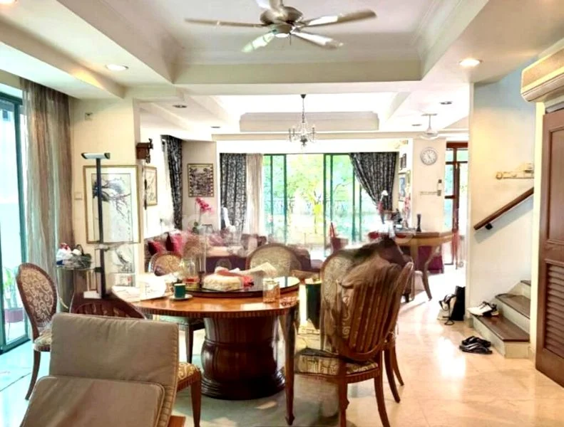 7 Bed Bungalow (Landed) for Sale in  Watten Estate - Image 1