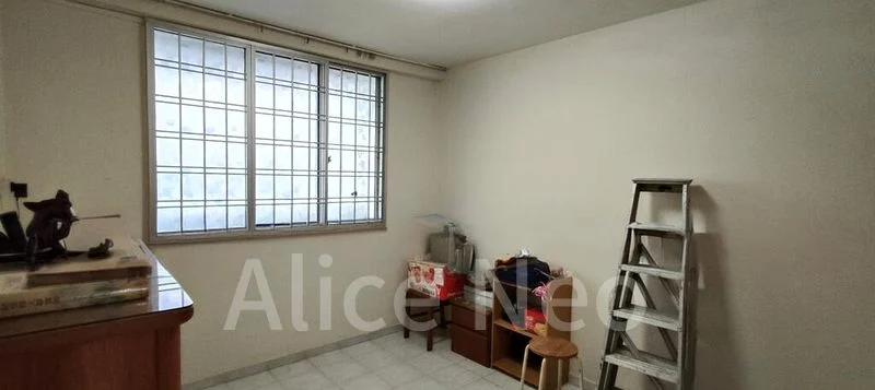 4 Room (4S) HDB for Sale in  635 Hougang Avenue 8 - Image 3