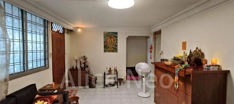 4 Room (4S) HDB for Sale in  635 Hougang Avenue 8 - Image 2