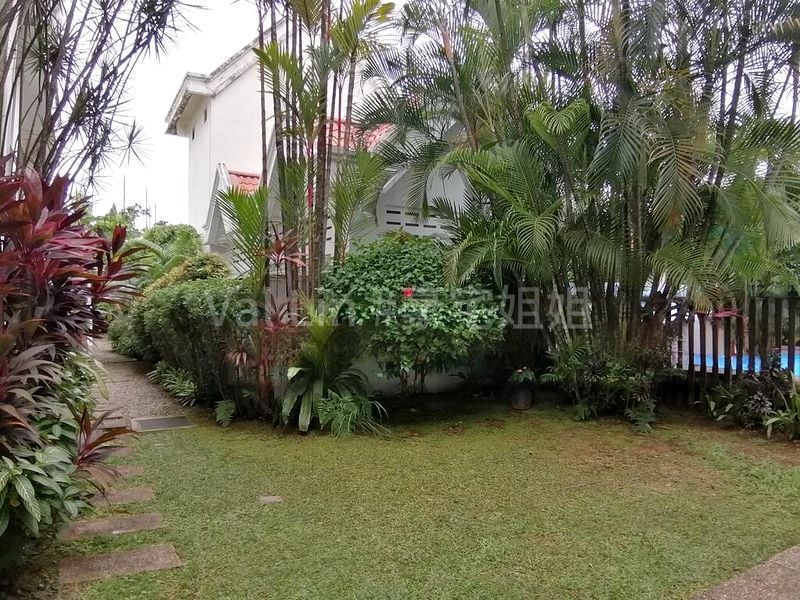 5 Bed Semi-Detached House (Landed) for Sale in  University Park - Image 1