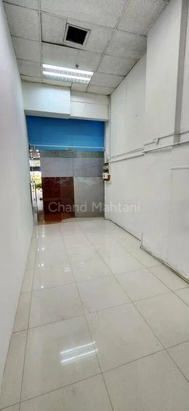 Shop / Shophouse for Rent: Singapore Shopping Centre - Image 3