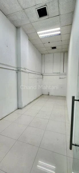 Shop / Shophouse for Rent: Singapore Shopping Centre - Image 1
