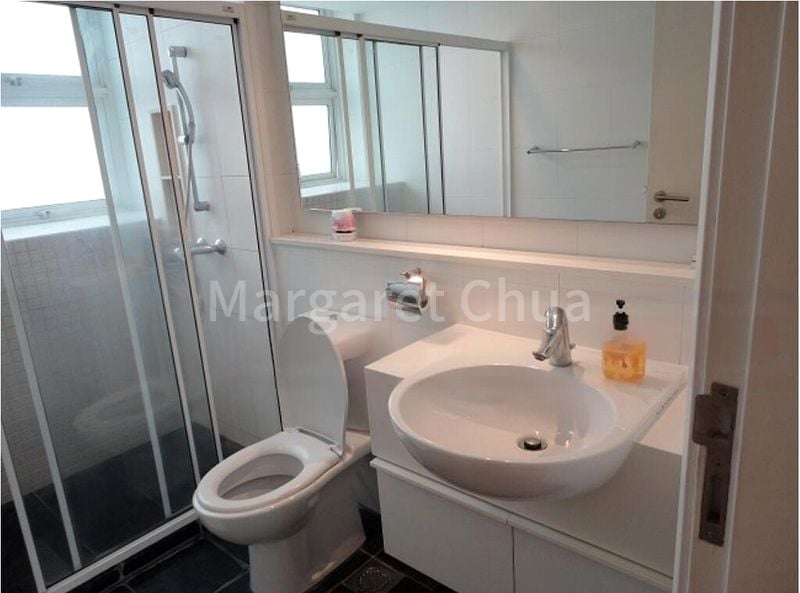 3 Bed Condo for Rent in  The Esparis - Image 16