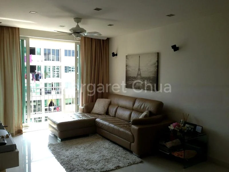 3 Bed Condo for Rent in  The Esparis - Image 19