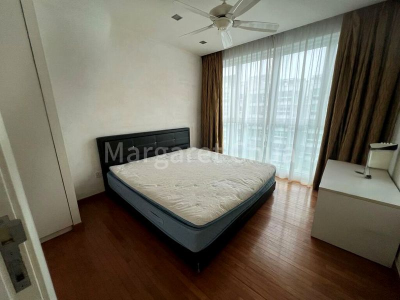 3 Bed Condo for Rent in  The Esparis - Image 6