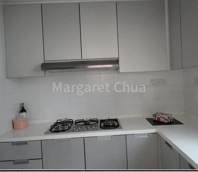 3 Bed Condo for Rent in  The Esparis - Image 18