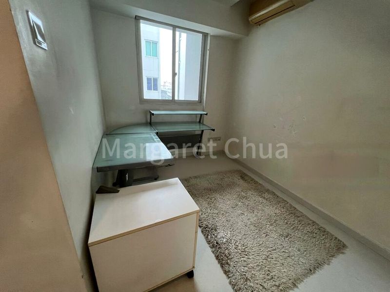 3 Bed Condo for Rent in  The Esparis - Image 10